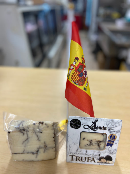 La leyenda Sheep's Milk Cheese With Black Truffle-(7.05/200 g)